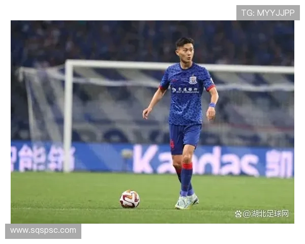 足球明星蒋圣龙的成长历程与职业生涯全解析